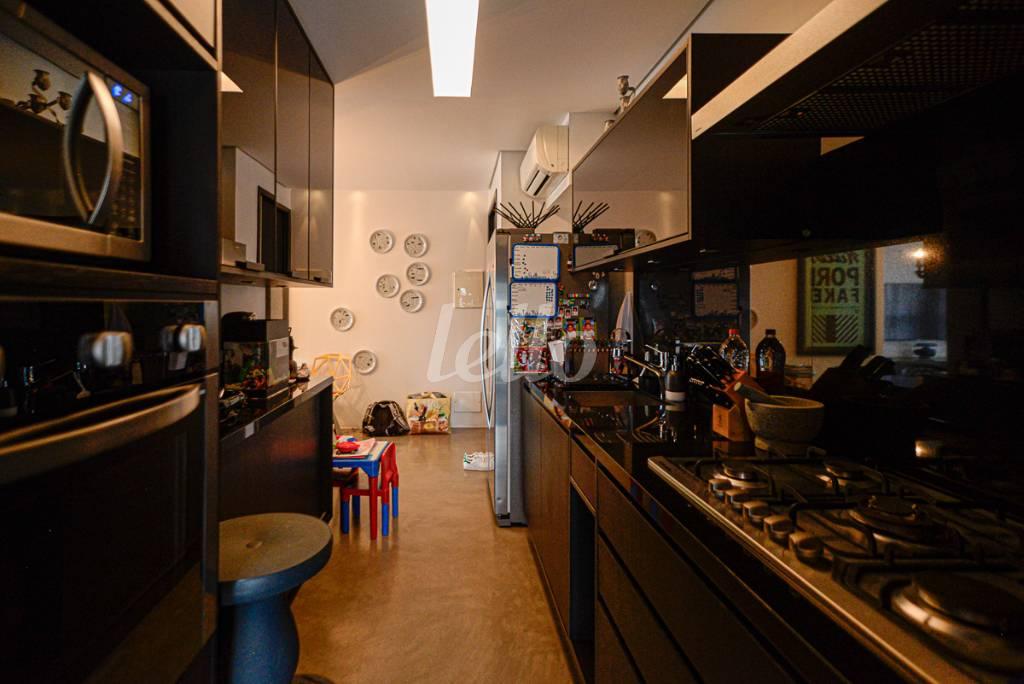 COZINHA de Apartamento à venda, Padrão com 79 m², 2 quartos e 2 vagas em Vila Leopoldina - São Paulo