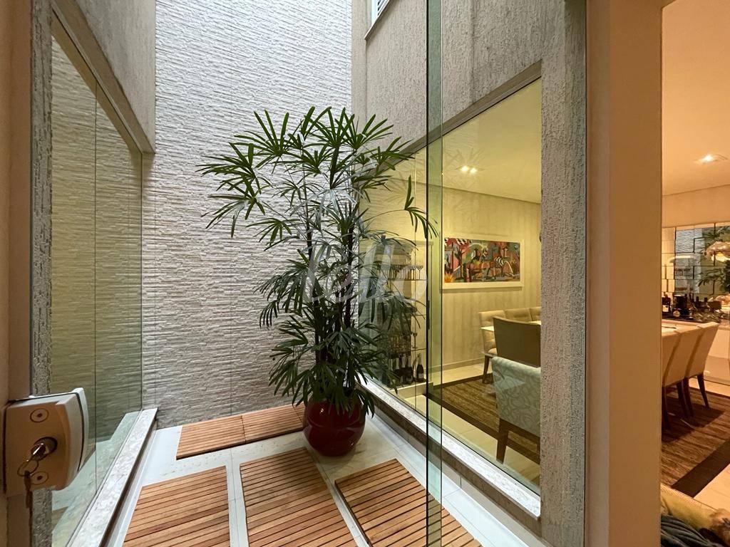 JARDIM DE INVERNO de Casa à venda, sobrado com 250 m², 4 quartos e 3 vagas em Vila Carrão - São Paulo
