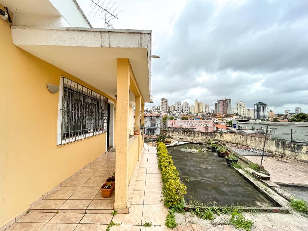 QUINTAL de Casa à venda, assobradada com 208 m², 3 quartos e 2 vagas em Vila Guaca - São Paulo