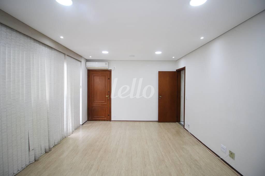 SALA de Apartamento à venda, Padrão com 80 m², 2 quartos e 2 vagas em Vila Clementino - São Paulo