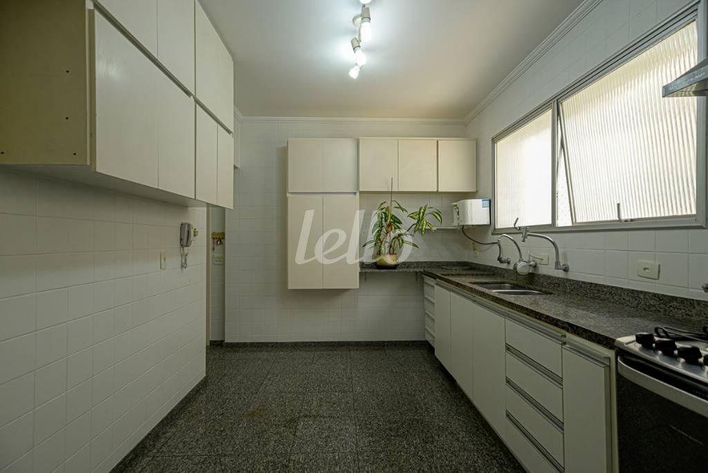 COZINHA de Apartamento à venda, Padrão com 116 m², 3 quartos e 2 vagas em Paraíso - São Paulo