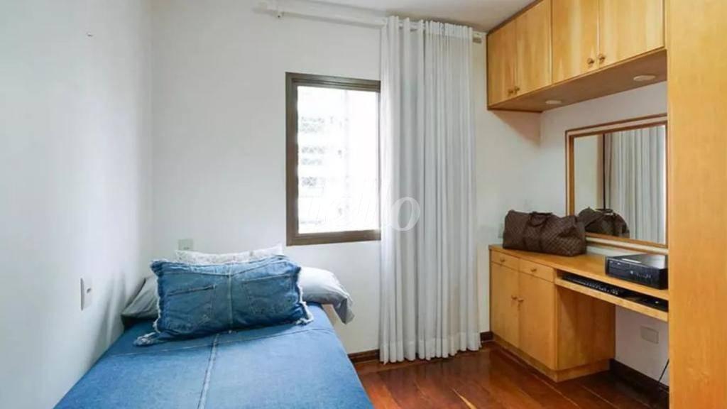 DORMITÓRIO DOIS de Apartamento à venda, cobertura - Padrão com 302 m², 4 quartos e 4 vagas em Vila Regente Feijó - São Paulo