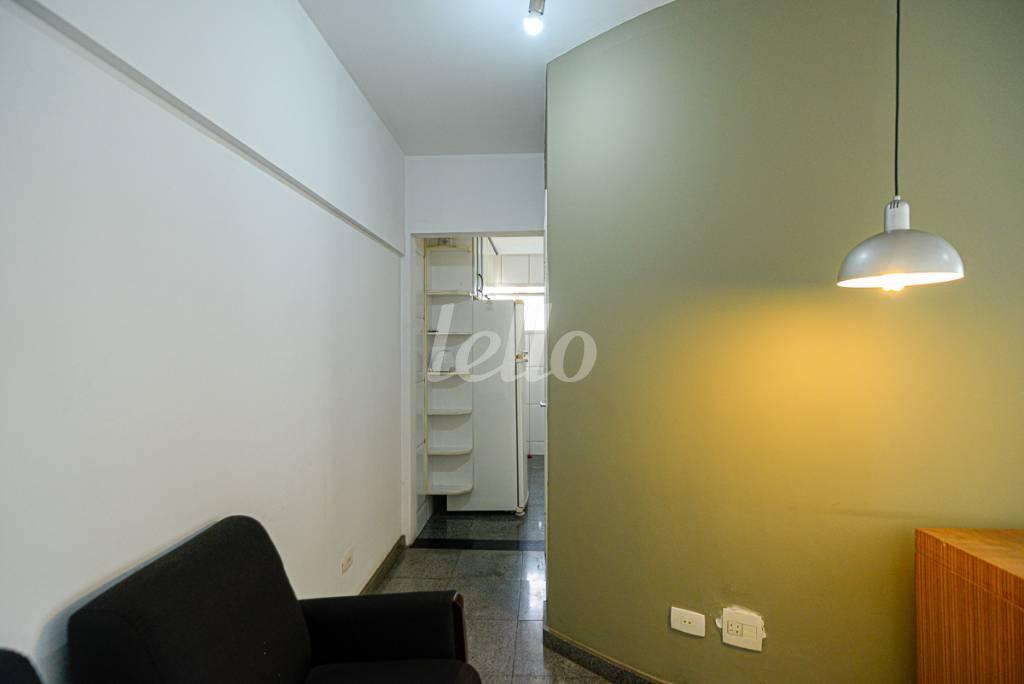 SALA DOIS AMBIENTES de Apartamento à venda, Flat com 49 m², 1 quarto e 1 vaga em Pinheiros - São Paulo