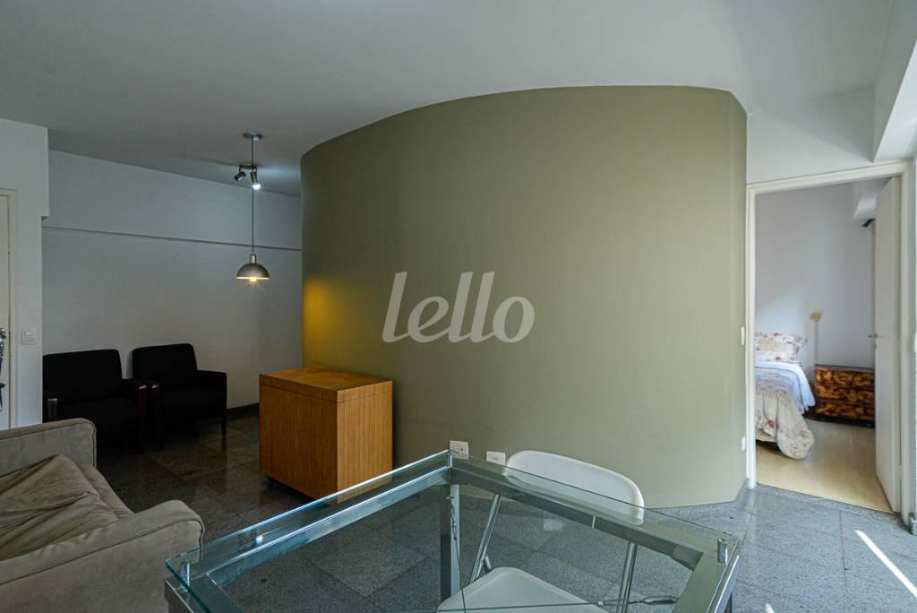 SALA DOIS AMBIENTES de Apartamento à venda, Flat com 49 m², 1 quarto e 1 vaga em Pinheiros - São Paulo