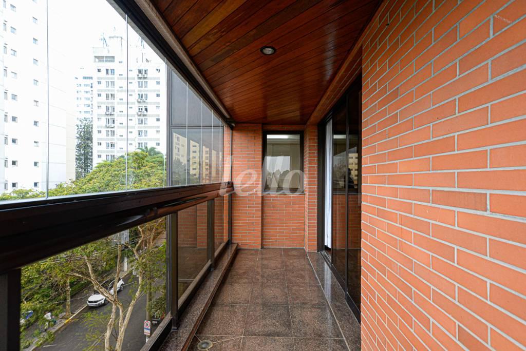 VARANDA DA SALA de Apartamento à venda, Padrão com 236 m², 4 quartos e 4 vagas em Paraíso - São Paulo