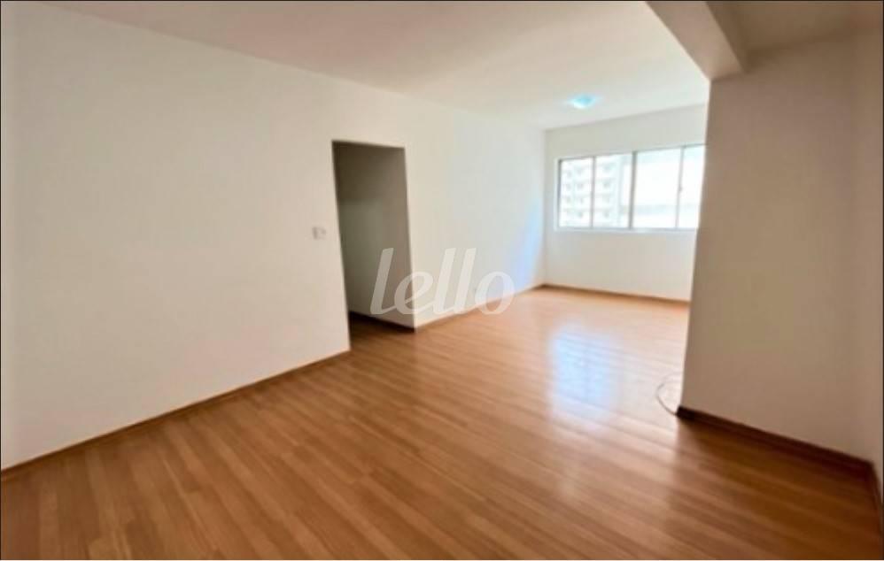 SALA de Apartamento à venda, Padrão com 86 m², 2 quartos e 1 vaga em Indianópolis - São Paulo
