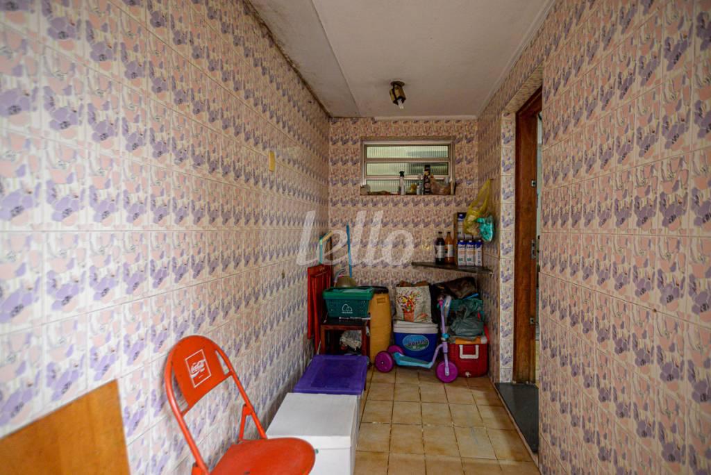 ÁREA DE SERVIÇO 1 de Casa à venda, sobrado com 270 m², 5 quartos e 5 vagas em Vila da Saúde - São Paulo