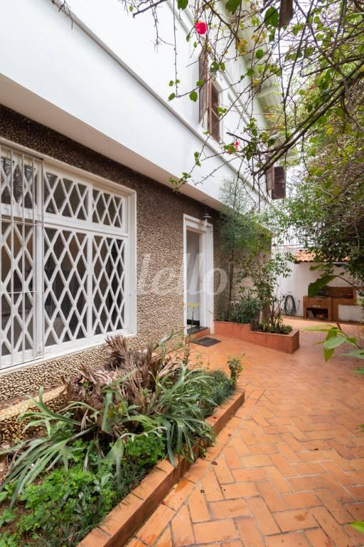 ÁREA EXTERNA de Casa à venda, sobrado com 230 m², 3 quartos e 2 vagas em Planalto Paulista - São Paulo