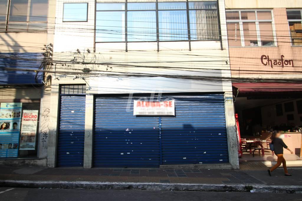 FACHADA de Loja para alugar, Padrão com 280 m², e em Santo Amaro - São Paulo