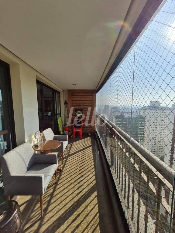 VARANDA de Apartamento à venda, Padrão com 178 m², 4 quartos e 4 vagas em Campo Belo - São Paulo