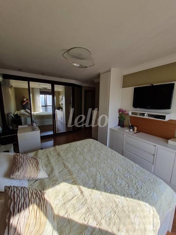 SUÍTE de Apartamento à venda, Padrão com 178 m², 4 quartos e 4 vagas em Campo Belo - São Paulo