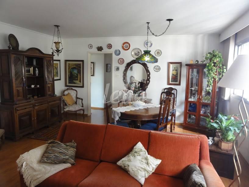 LIVING de Apartamento à venda, Padrão com 110 m², 3 quartos e 1 vaga em Vila Clementino - São Paulo