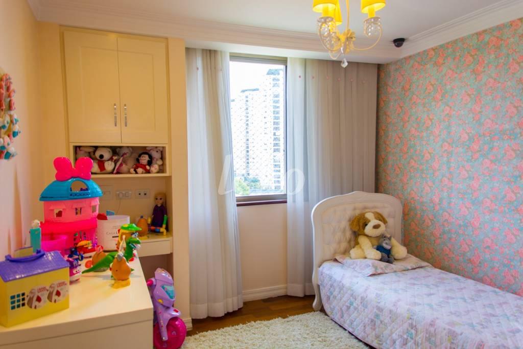 DORMITÓRIO de Apartamento à venda, Padrão com 248 m², 3 quartos e 3 vagas em Vila Gilda - Santo André