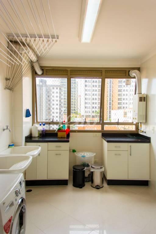 ÁREA DE SERVIÇO de Apartamento à venda, Padrão com 248 m², 3 quartos e 3 vagas em Vila Gilda - Santo André