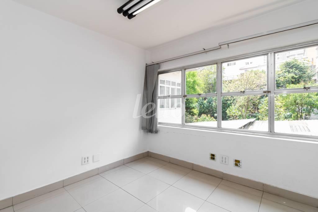 SALA 5 de Casa para alugar, sobrado com 371 m², e em Sumaré - São Paulo