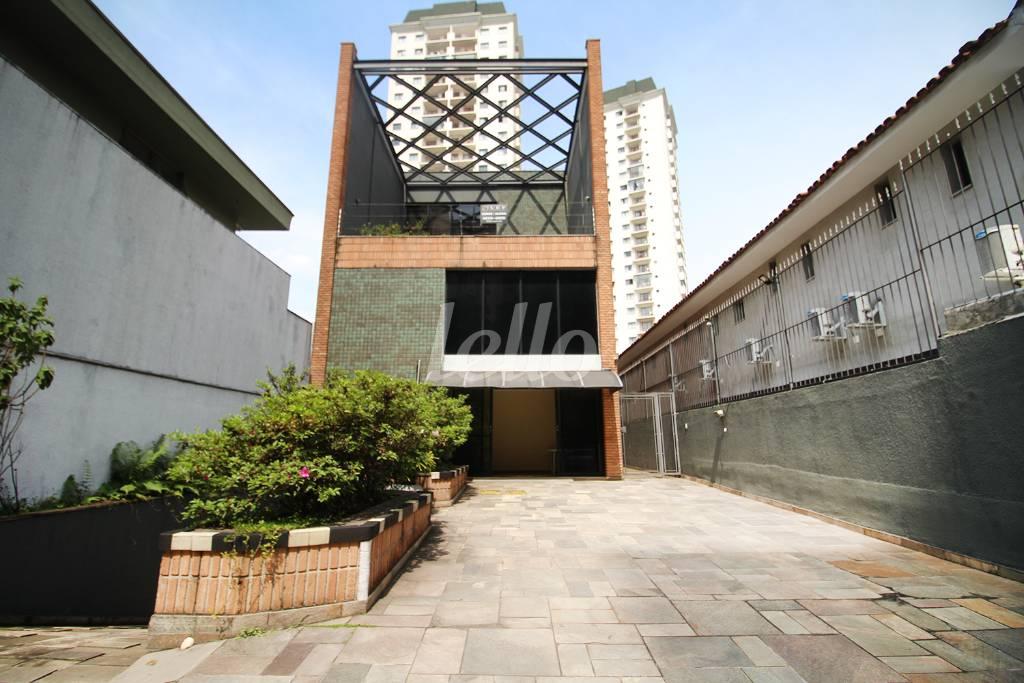 FACHADA de Prédio Comercial para alugar, Monousuário com 1680 m², e 16 vagas em Vila Olímpia - São Paulo