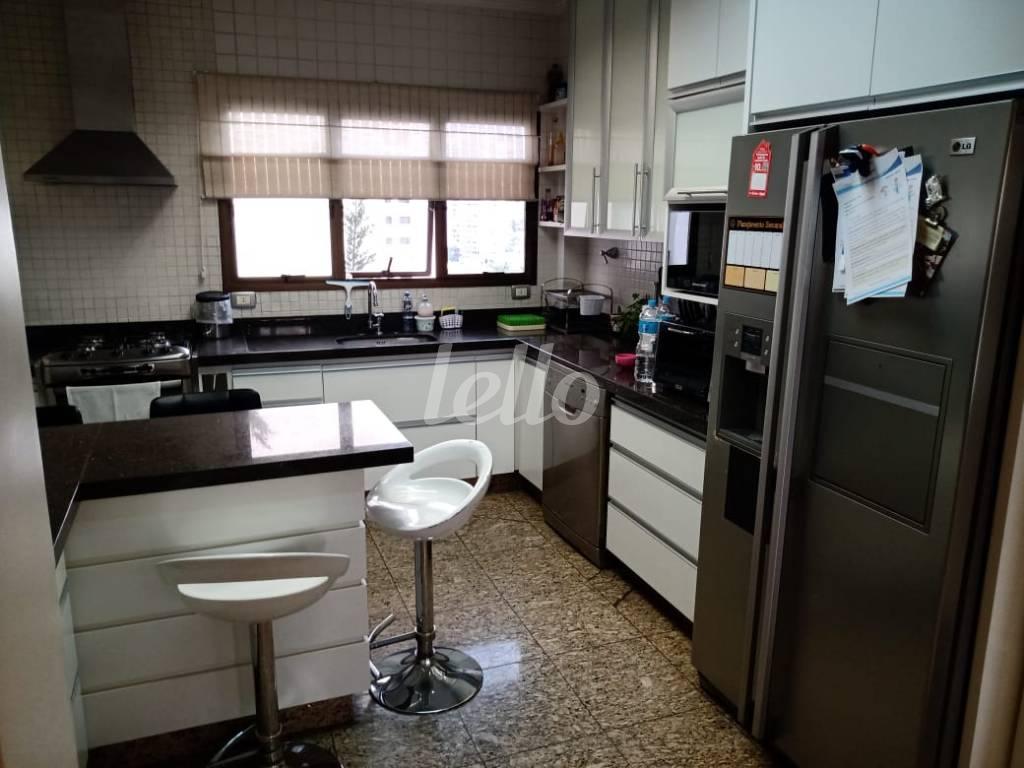 COZINHA de Apartamento à venda, Padrão com 133 m², 2 quartos e 3 vagas em Tatuapé - São Paulo
