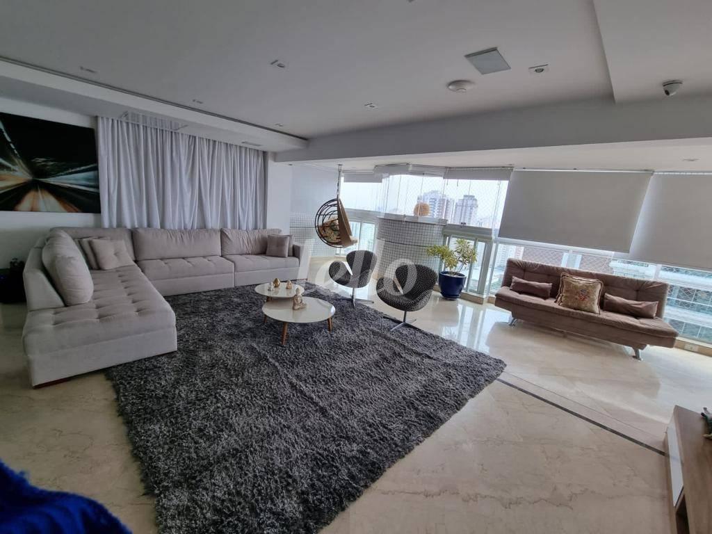 SALA DOIS AMBIENTES de Apartamento à venda, Padrão com 227 m², 4 quartos e 6 vagas em Vila Gomes Cardim - São Paulo