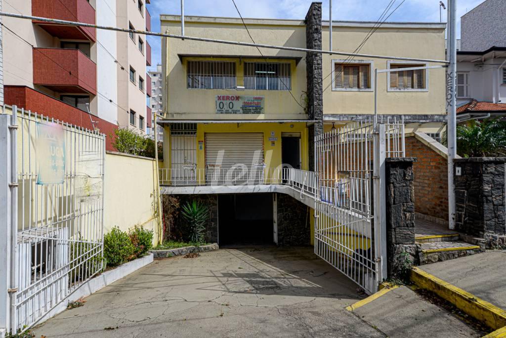 FACHADA de Casa à venda, sobrado com 220 m², 3 quartos e 3 vagas em Mirandopolis - São Paulo