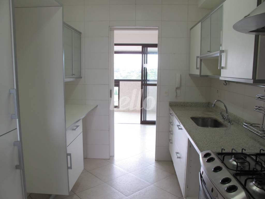 COZINHA de Apartamento à venda, Padrão com 151 m², 3 quartos e 4 vagas em Bela Aliança - São Paulo