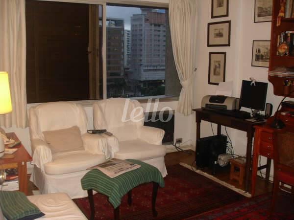 SALA DOIS AMBIENTES de Apartamento à venda, Padrão com 140 m², 3 quartos e 2 vagas em Vila Nova Conceição - São Paulo