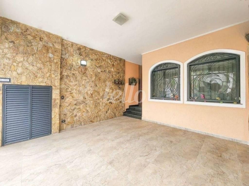GARAGEM de Casa à venda, sobrado com 280 m², 3 quartos e 2 vagas em Vila Carrão - São Paulo