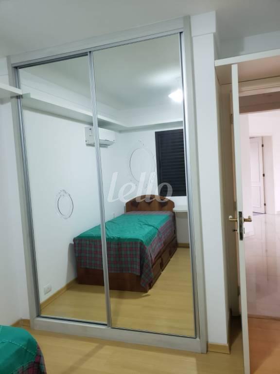 SUÍTE DOIS de Apartamento à venda, Padrão com 143 m², 3 quartos e 3 vagas em Bosque da Saúde - São Paulo