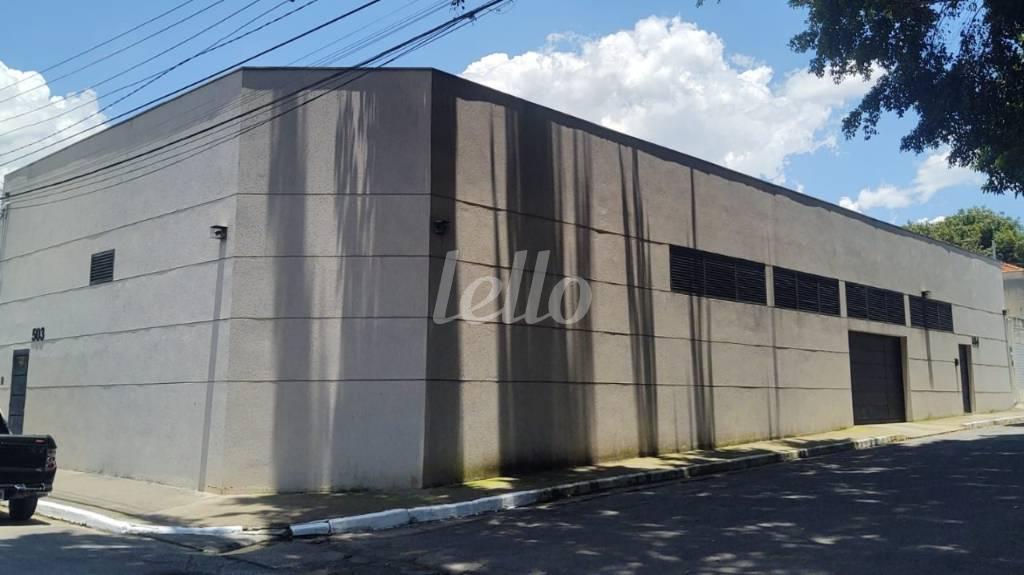 FACHADA de Galpão/Armazém para alugar, Padrão com 370 m², e 4 vagas em Vila Gea - São Paulo
