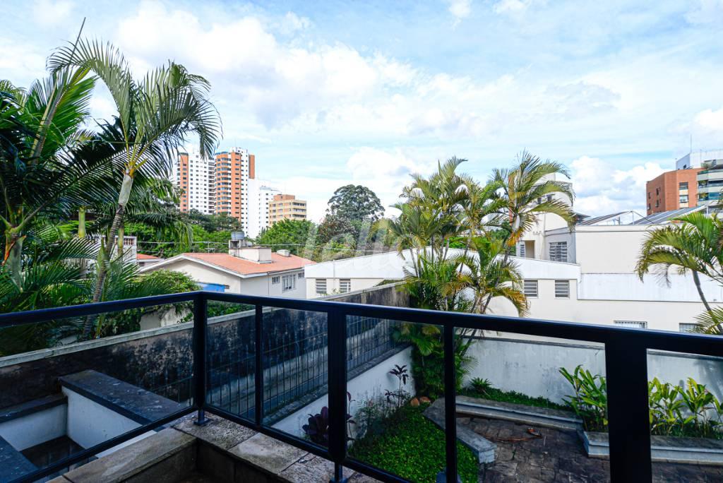 SACADA de Casa à venda, sobrado com 403 m², 4 quartos e 4 vagas em Vila Madalena - São Paulo