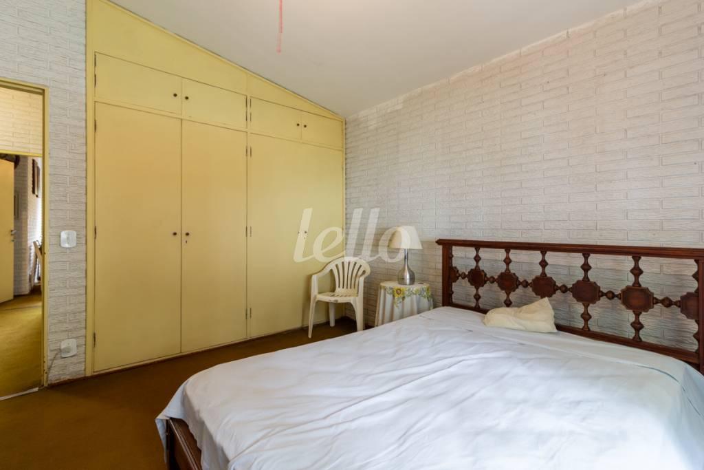 QUARTO 2 de Casa para alugar, sobrado com 240 m², 5 quartos e 4 vagas em Retiro Morumbi - São Paulo