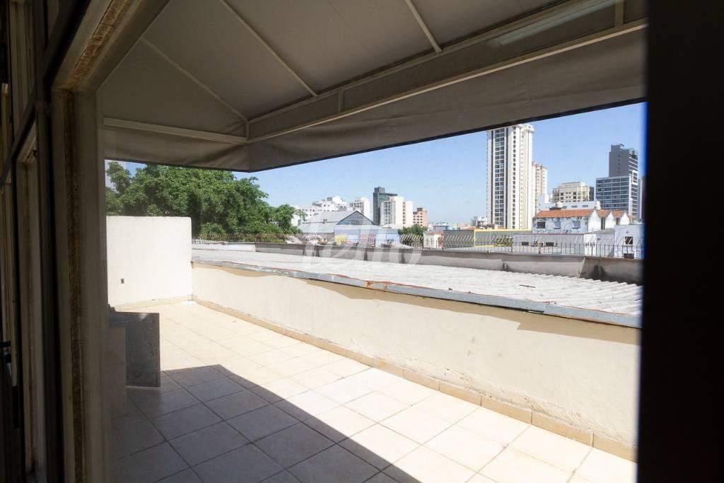 SACADA de Sobreloja para alugar, Padrão com 209 m², e em Santana - São Paulo