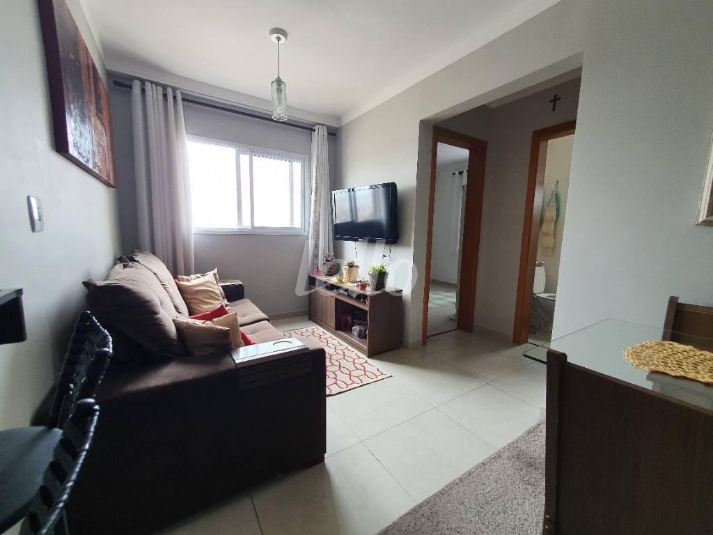 SALA de Apartamento à venda, Padrão com 45 m², 2 quartos e 1 vaga em Vila Leonor - São Paulo