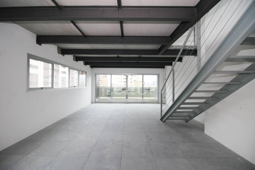SALA 2 de Sala / Conjunto para alugar, Padrão com 100 m², e 2 vagas em Sumarezinho - São Paulo