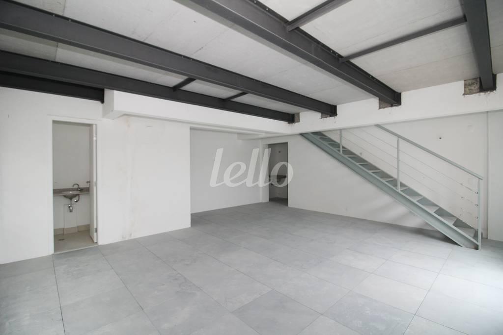 SALA 10 de Sala / Conjunto para alugar, Padrão com 600 m², e 12 vagas em Sumarezinho - São Paulo