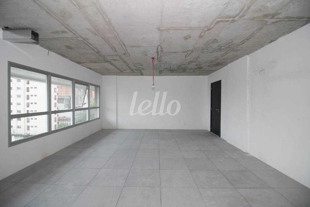 SALA 5 de Sala / Conjunto para alugar, Padrão com 600 m², e 12 vagas em Sumarezinho - São Paulo