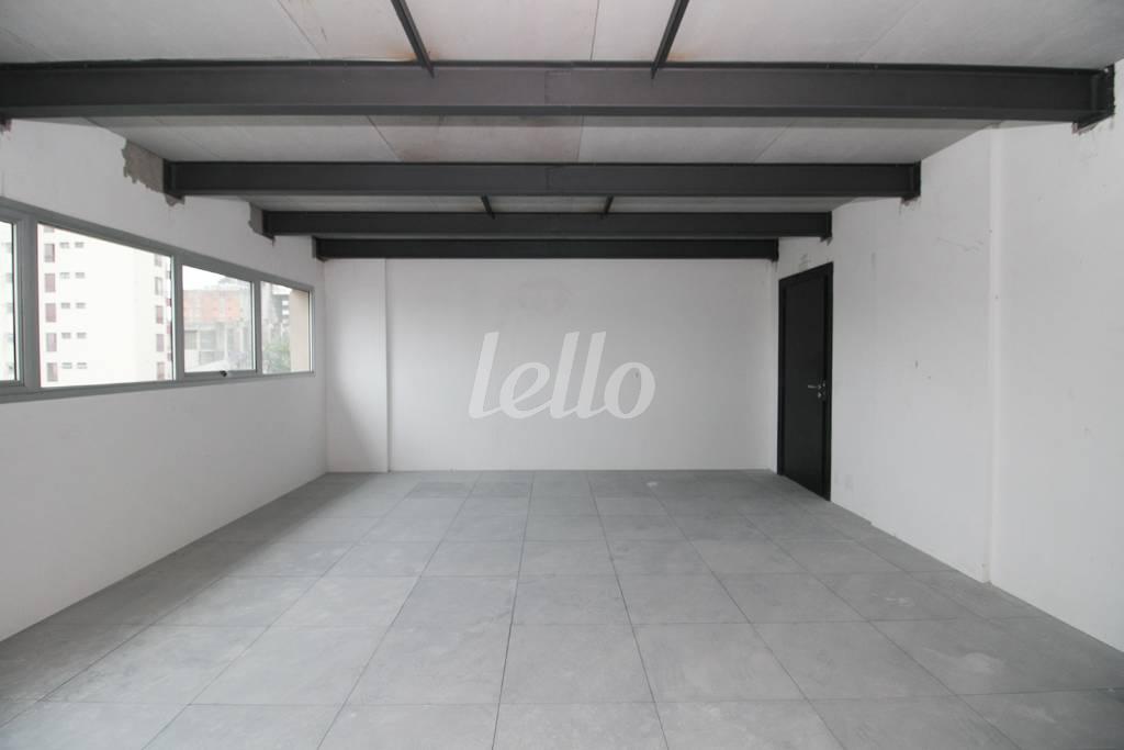SALA 6 de Sala / Conjunto para alugar, Padrão com 600 m², e 12 vagas em Sumarezinho - São Paulo