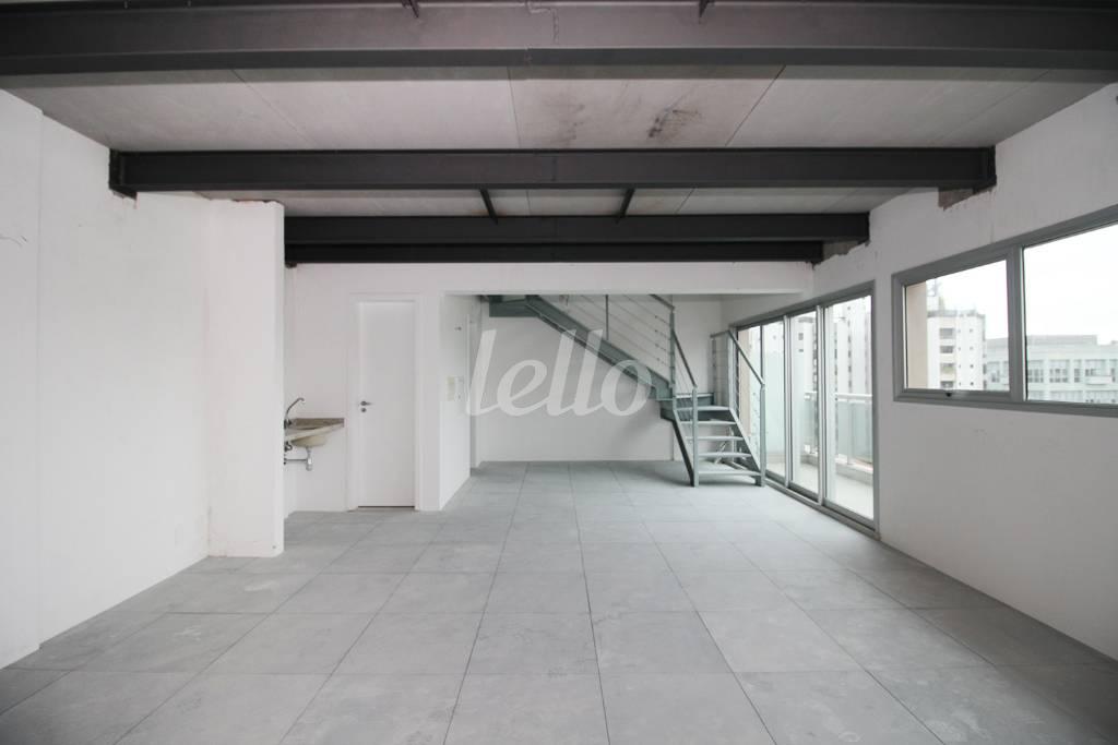 SALA 6 de Sala / Conjunto para alugar, Padrão com 600 m², e 12 vagas em Sumarezinho - São Paulo
