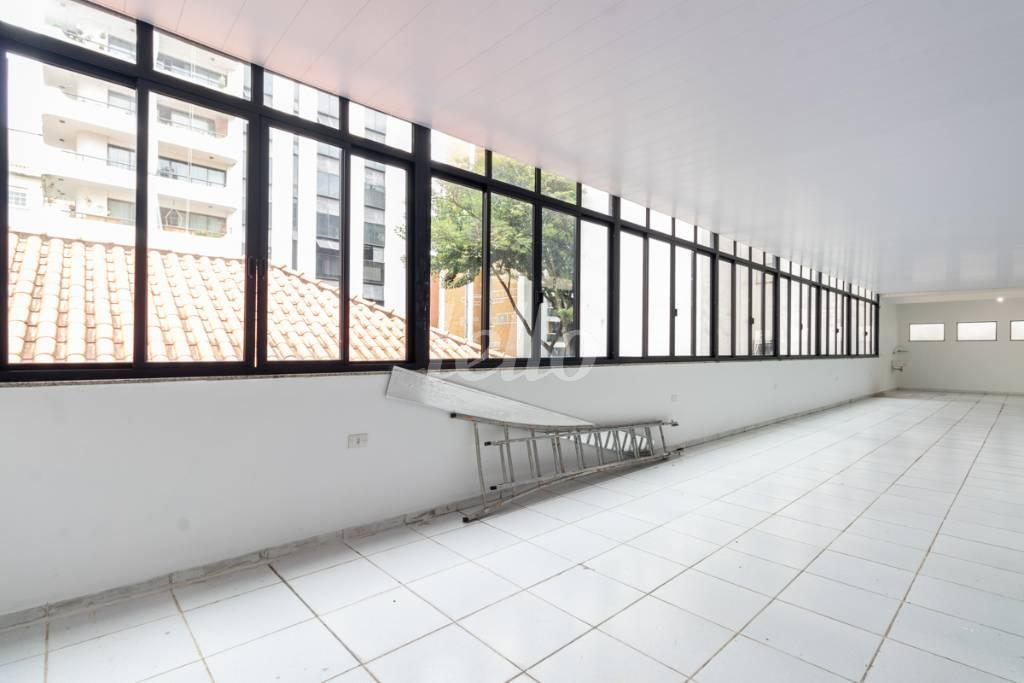 SALA 3 de Prédio Comercial para alugar, Monousuário com 450 m², e 10 vagas em Santa Cecília - São Paulo