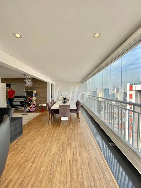 VARANDA GOURMET de Apartamento à venda, Padrão com 230 m², 3 quartos e 3 vagas em Vila Zilda - São Paulo
