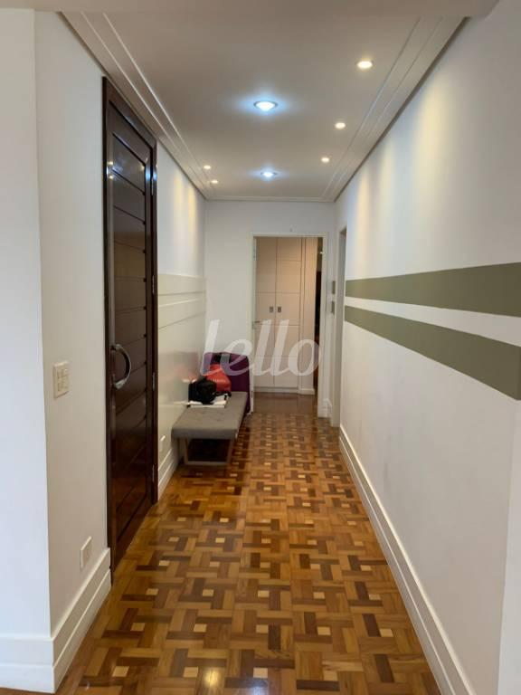 CORREDOR de Apartamento à venda, Padrão com 218 m², 4 quartos e 2 vagas em Vila Buarque - São Paulo