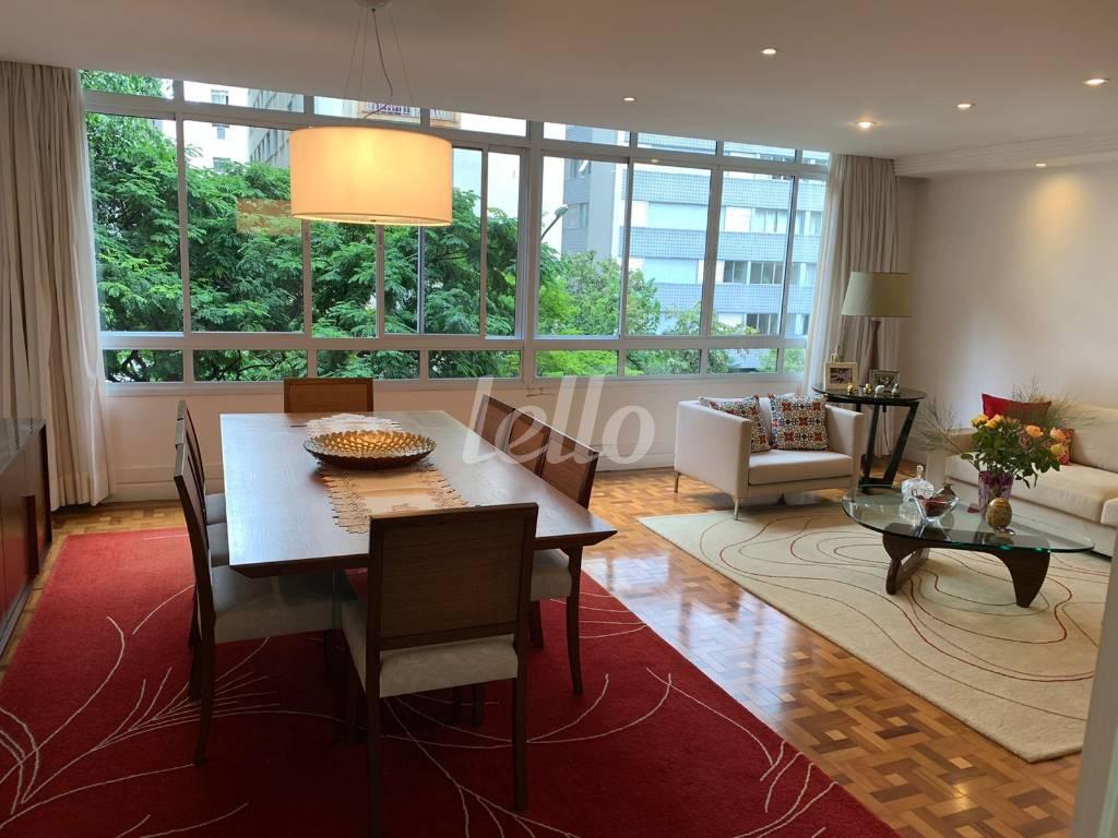 SALA de Apartamento à venda, Padrão com 218 m², 4 quartos e 2 vagas em Vila Buarque - São Paulo