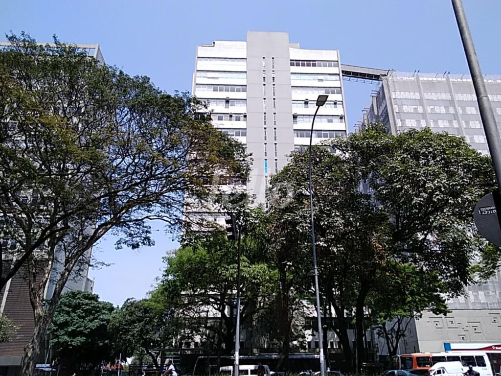 6-FACHADA-001.JPG de Sala / Conjunto para alugar, Padrão com 80 m², e em Jardim Paulistano - São Paulo