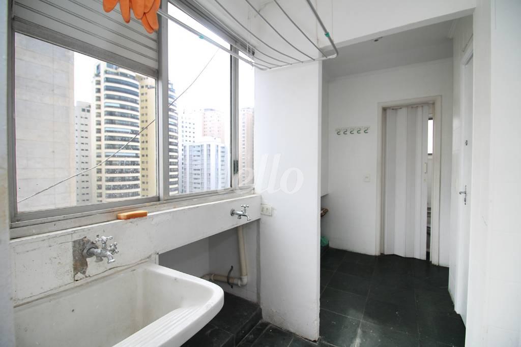 ÁREA DE SERVIÇO de Apartamento para alugar, Padrão com 180 m², 3 quartos e 1 vaga em Paraíso - São Paulo