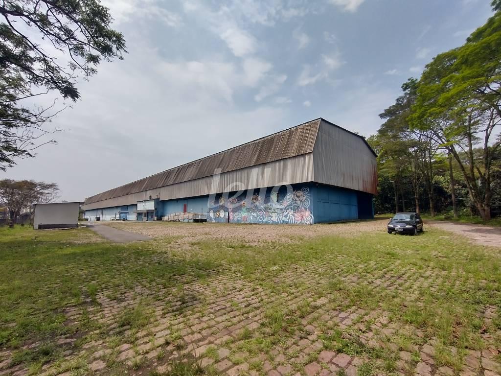 FACHADA de Galpão/Armazém para alugar, em condomínio com 15475 m², e em Vila Água Funda - São Paulo