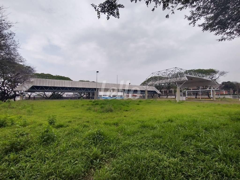 ÁREA de Área / Terreno para alugar, Padrão com 9967 m², e em Vila Água Funda - São Paulo