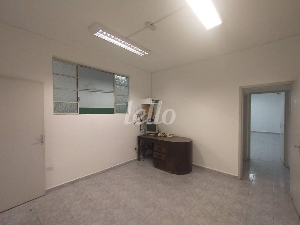 SALA 1 TÉRREO de Galpão/Armazém para alugar, Padrão com 500 m², e em Vila Bertioga - São Paulo