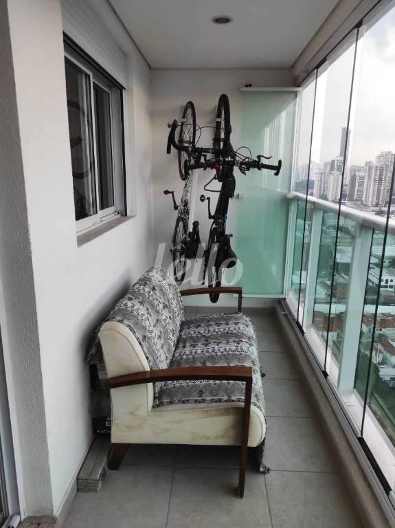 VARANDA ENVIDRAÇADA de Apartamento à venda, Padrão com 45 m², 1 quarto e 1 vaga em Tatuapé - São Paulo