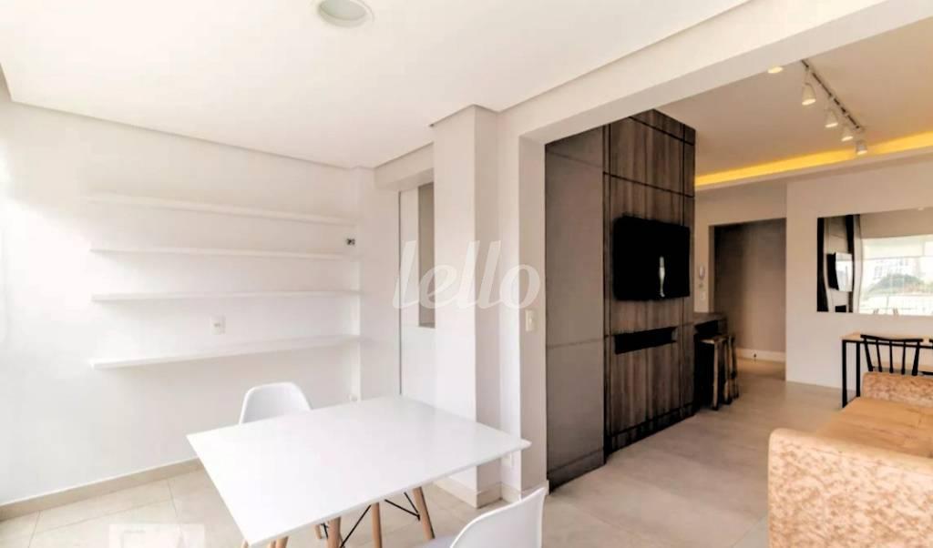 SALA de Apartamento à venda, Padrão com 65 m², 2 quartos e 1 vaga em Pinheiros - São Paulo