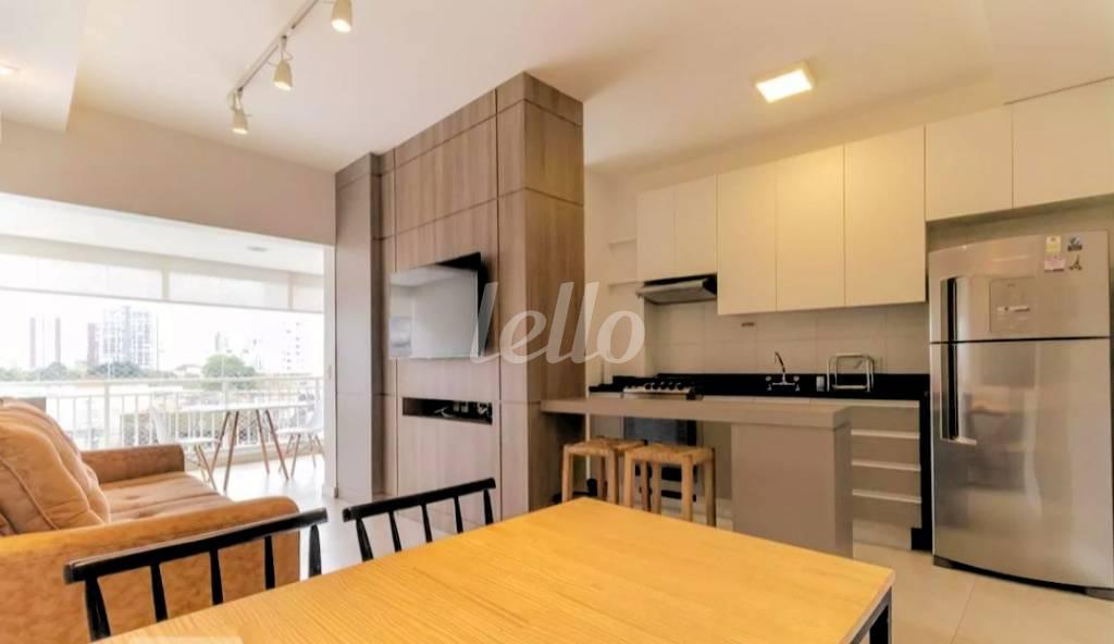 LIVING de Apartamento à venda, Padrão com 65 m², 2 quartos e 1 vaga em Pinheiros - São Paulo