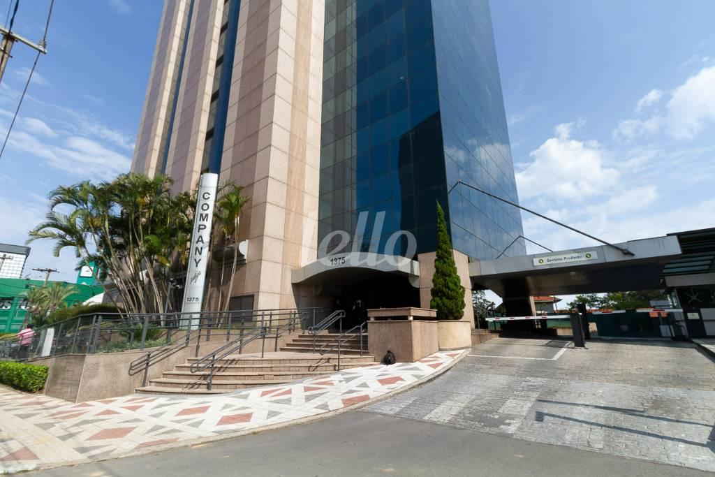 FACHADA de Sala / Conjunto para alugar, Padrão com 387 m², e em Pinheiros - São Paulo